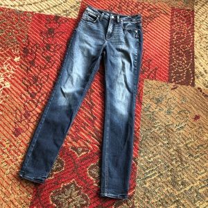 Silver Jeans- Avery high rise skinny Women’s size 28